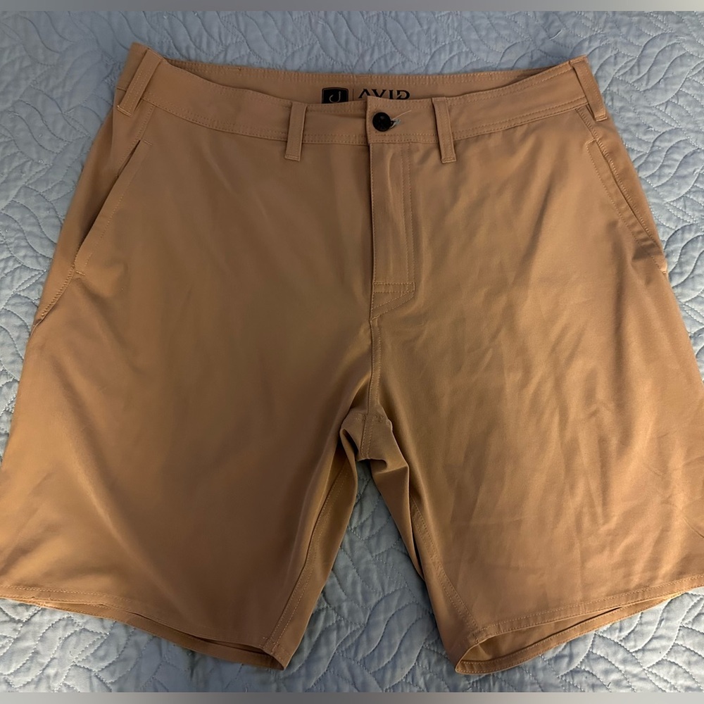 AVID men’s shorts. Size 34 waist. Tan Flat Front Casual Shorts Lightweight.